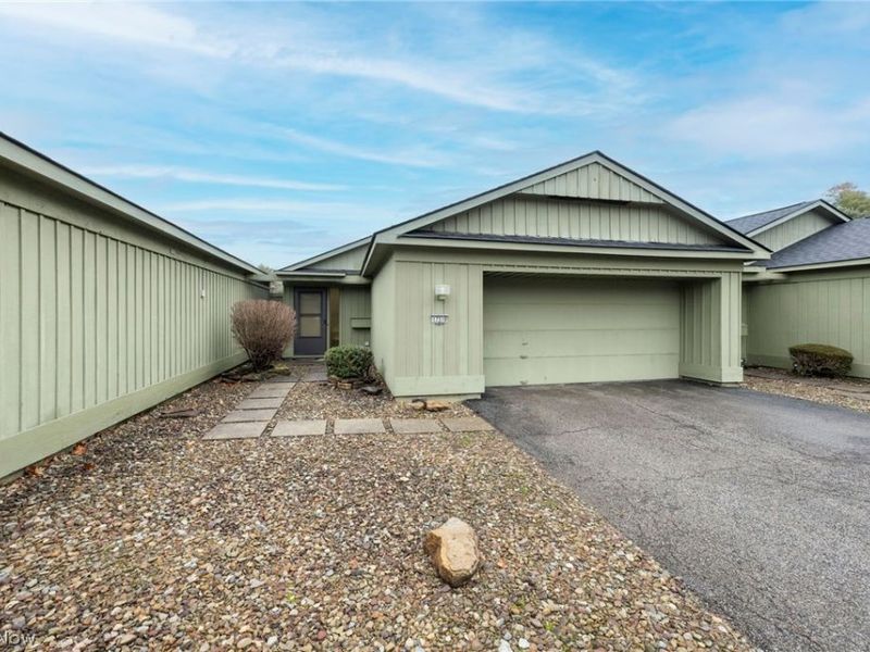 17310 Otani Court, Strongsville, OH 44136 Photo 2