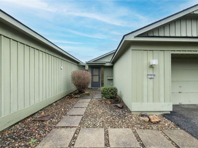 17310 Otani Court, Strongsville, OH 44136 Photo 3