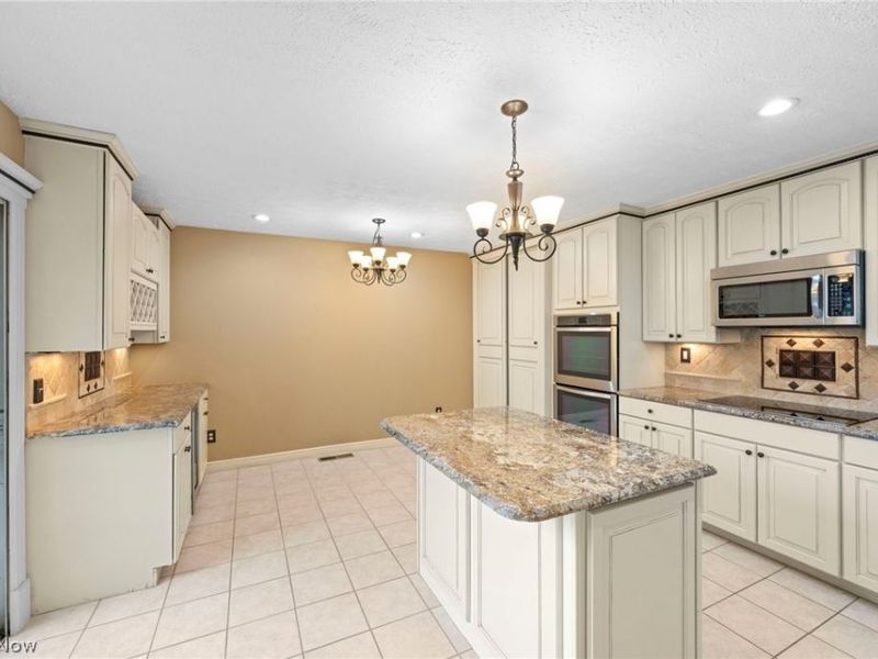 17310 Otani Court, Strongsville, OH 44136 Photo 8