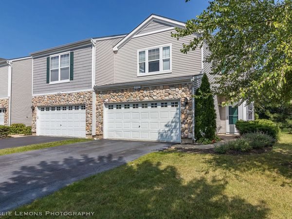 4137 Blackstone Drive, Unit 4137, Aurora, IL 60504