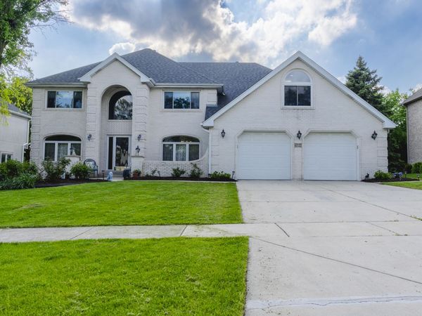 6722 Sweetbriar Lane, Darien, IL 60561