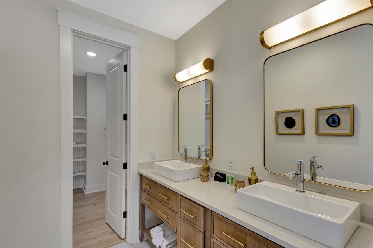 312 Palm Boulevard Photo 37