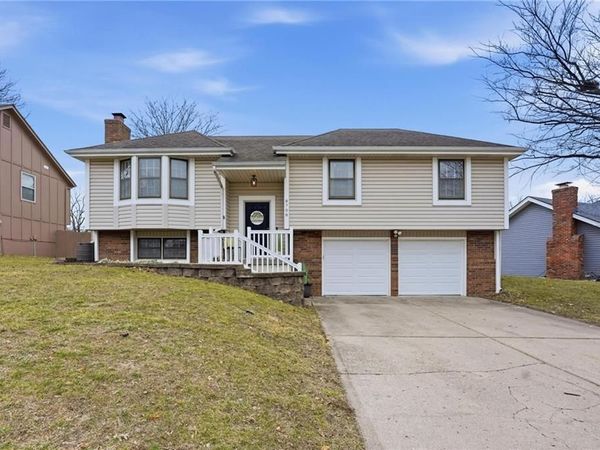 8708 N Shannon Avenue, Kansas City, MO 64153