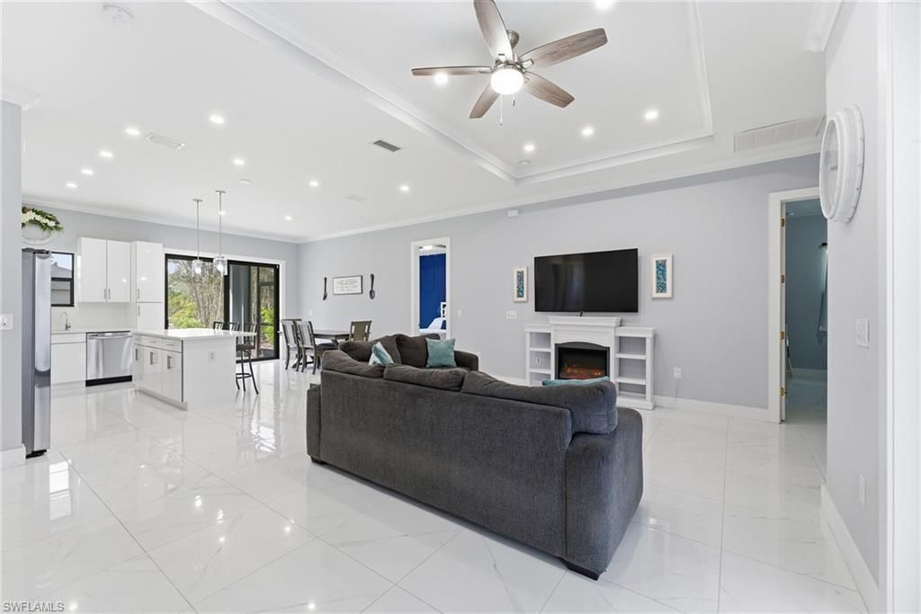 816 Bell Blvd S, Lehigh Acres, FL 33974 Photo