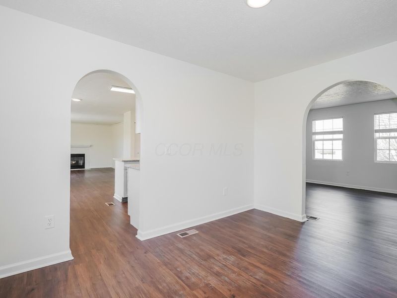 1372 Stanwix Court, Columbus, OH 43223 Photo 4