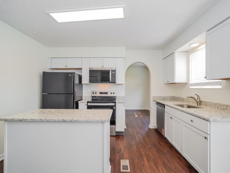 1372 Stanwix Court, Columbus, OH 43223 Photo 6