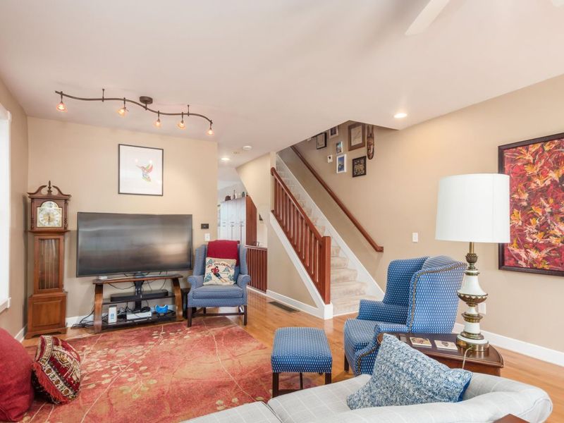 971 N 6th Street, Columbus, OH 43201 Photo 8