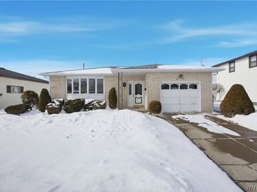 20 Fairoaks Lane, Buffalo, NY 14227