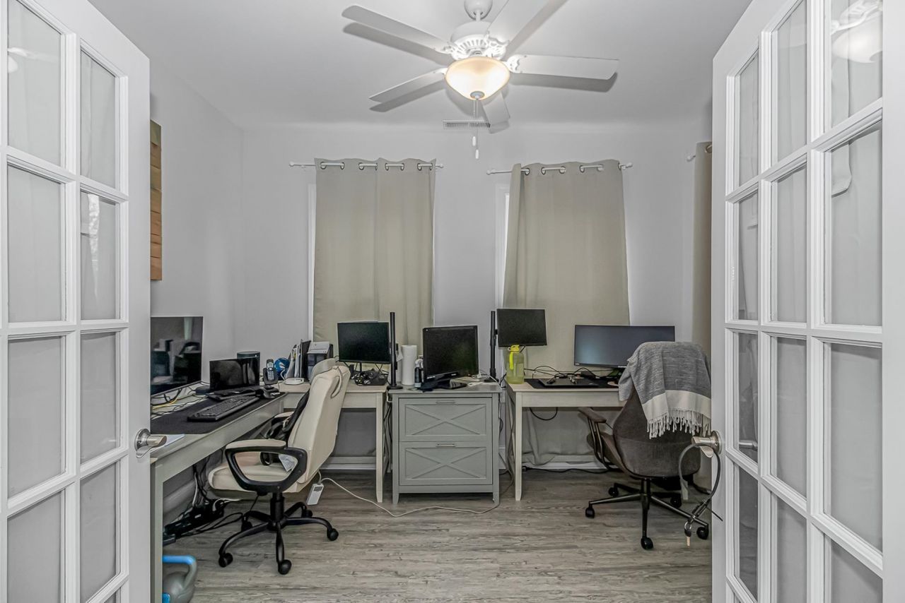 936 Shipmaster Ave. Photo 5