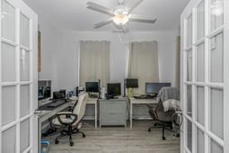 936 Shipmaster Ave. photo 4