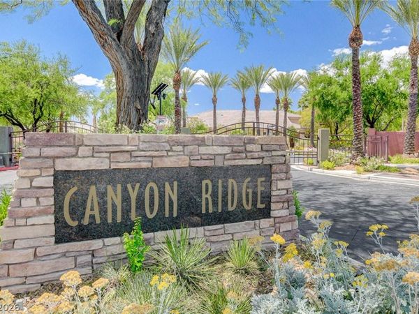 601 Summer Mesa Drive , Las Vegas, NV 89144