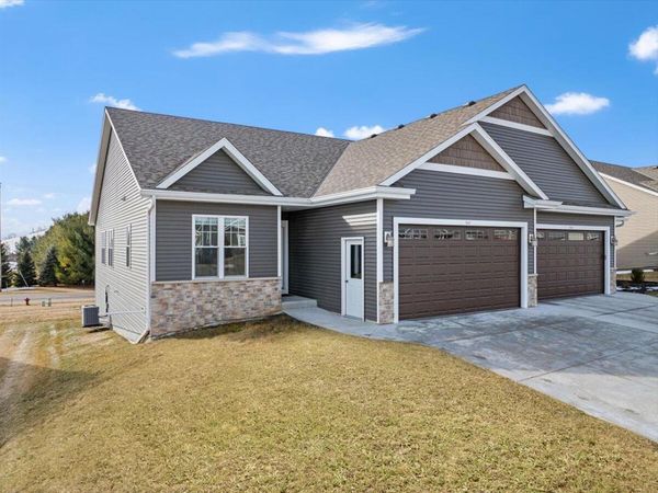 241 Silver Fox DRIVE S, Kewaskum, WI 53040