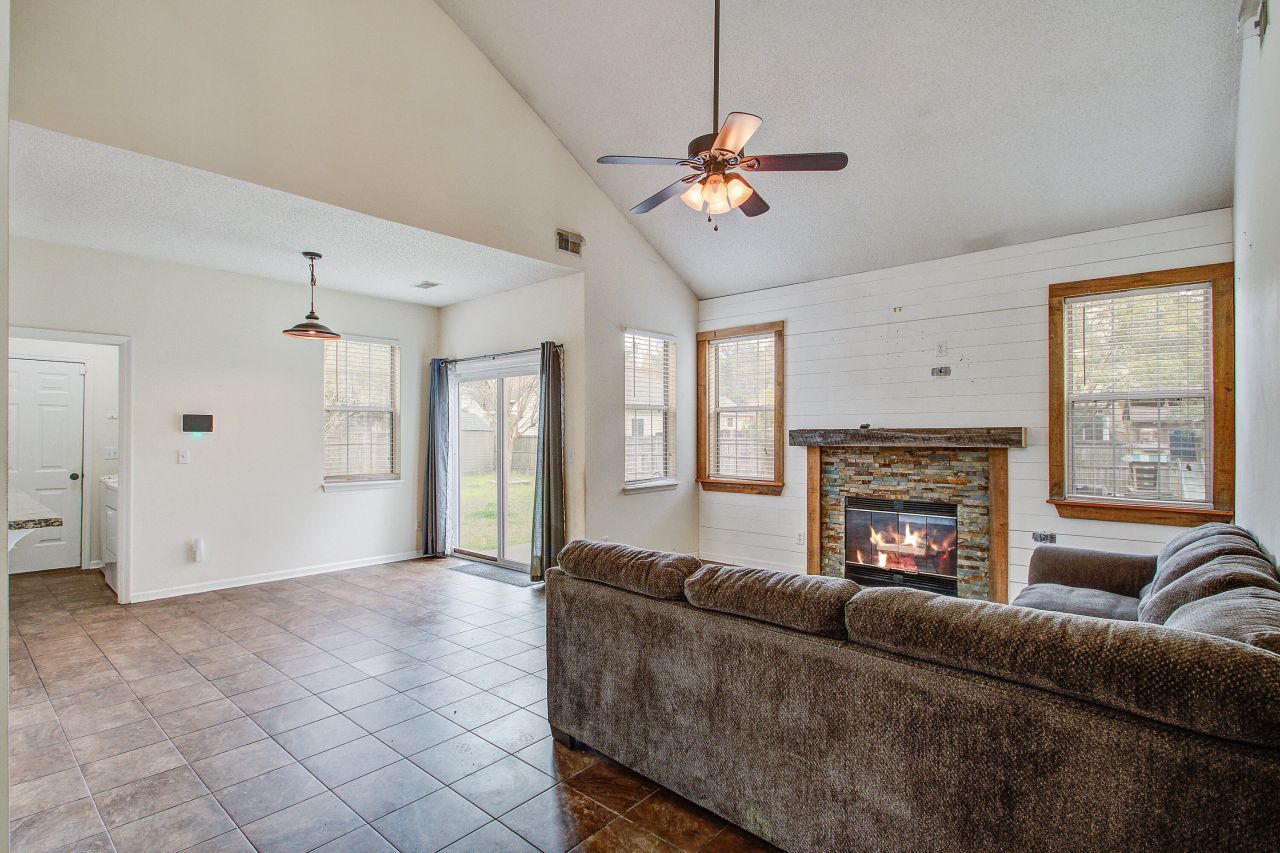 5412 Crosland Court Photo 10