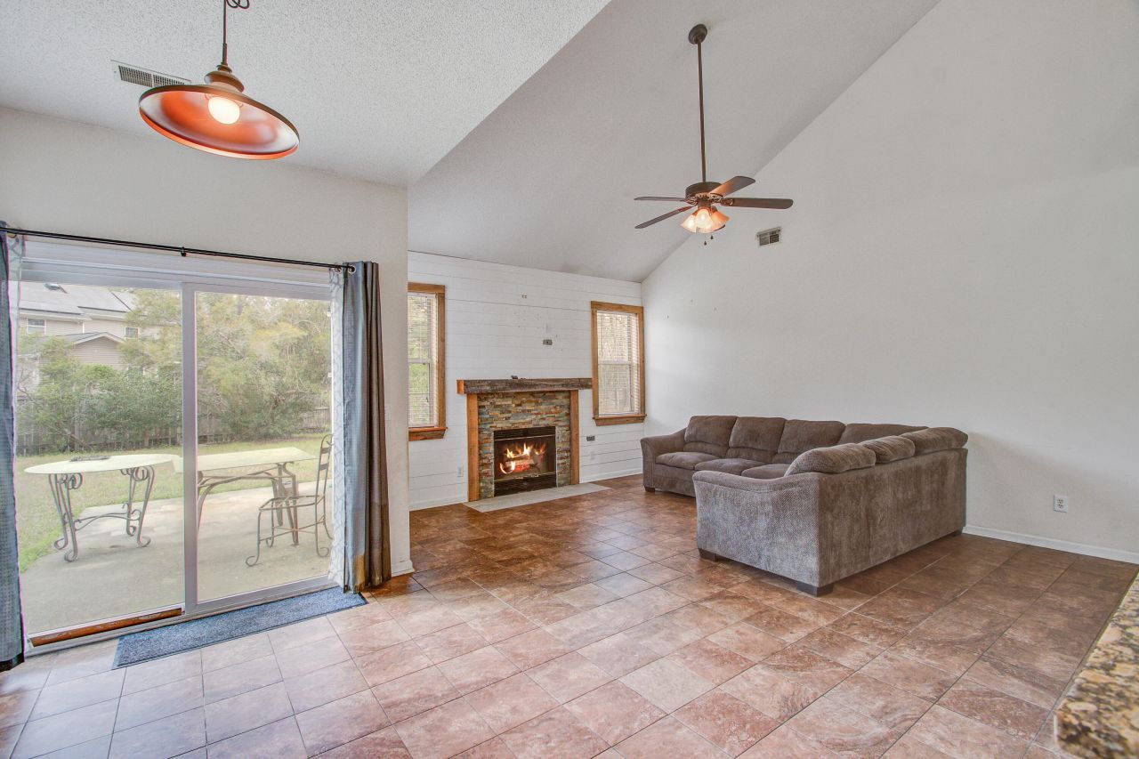 5412 Crosland Court Photo 11