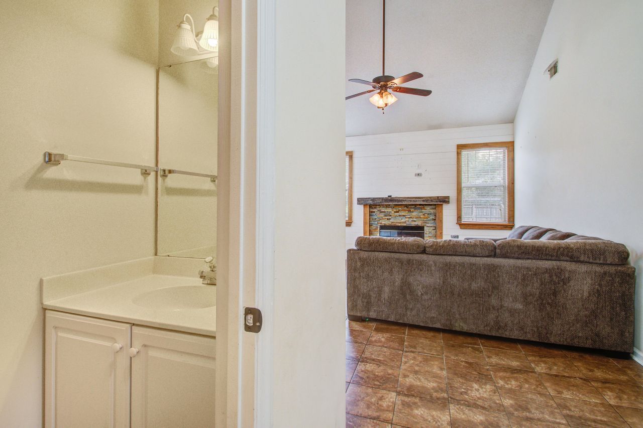 5412 Crosland Court Photo 19