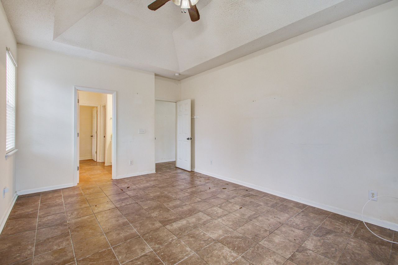 5412 Crosland Court Photo 21