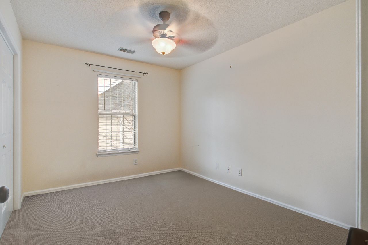 5412 Crosland Court Photo 26