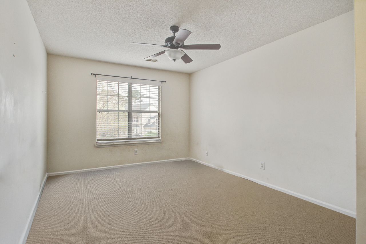 5412 Crosland Court Photo 29