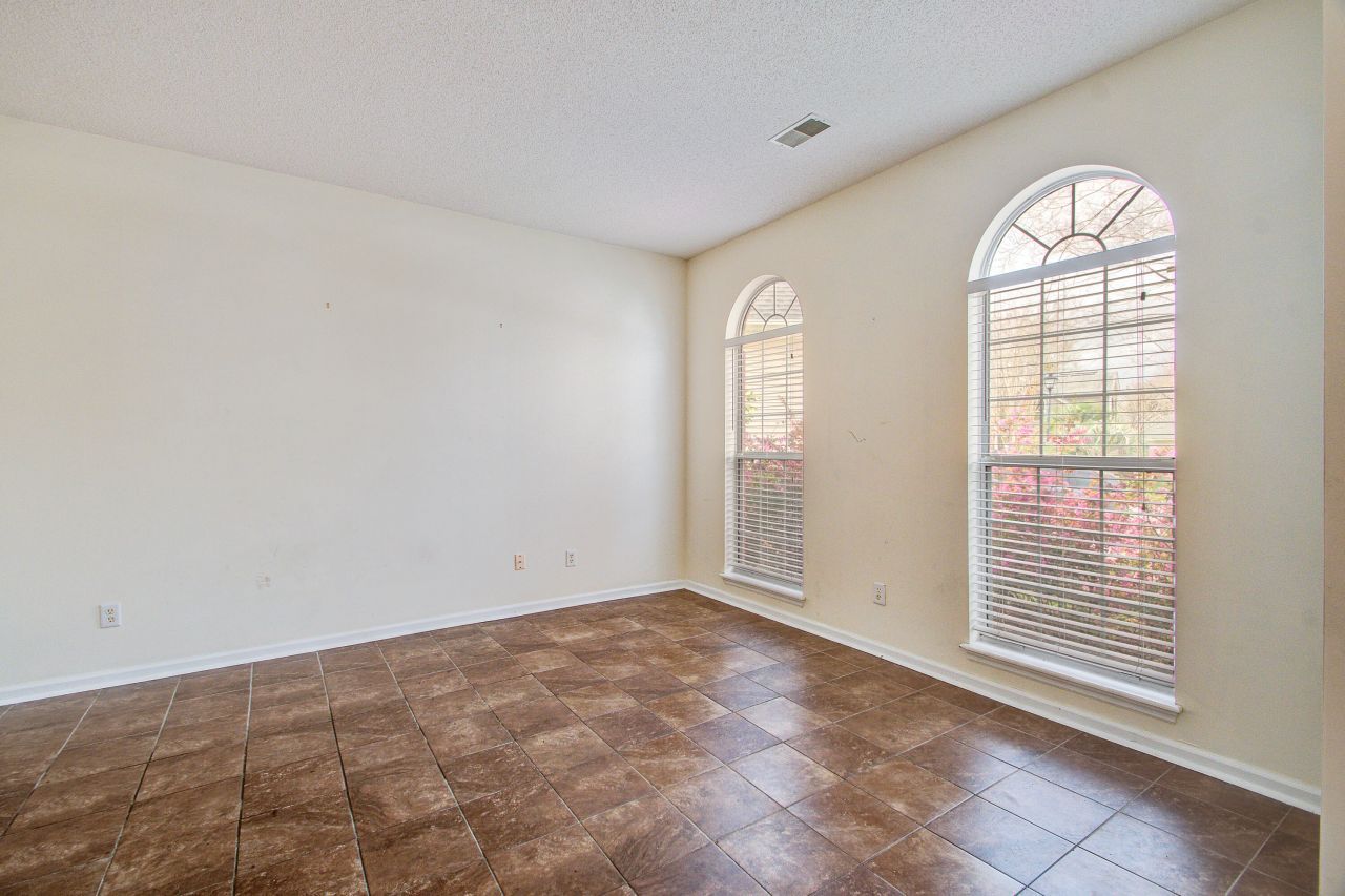 5412 Crosland Court Photo 6