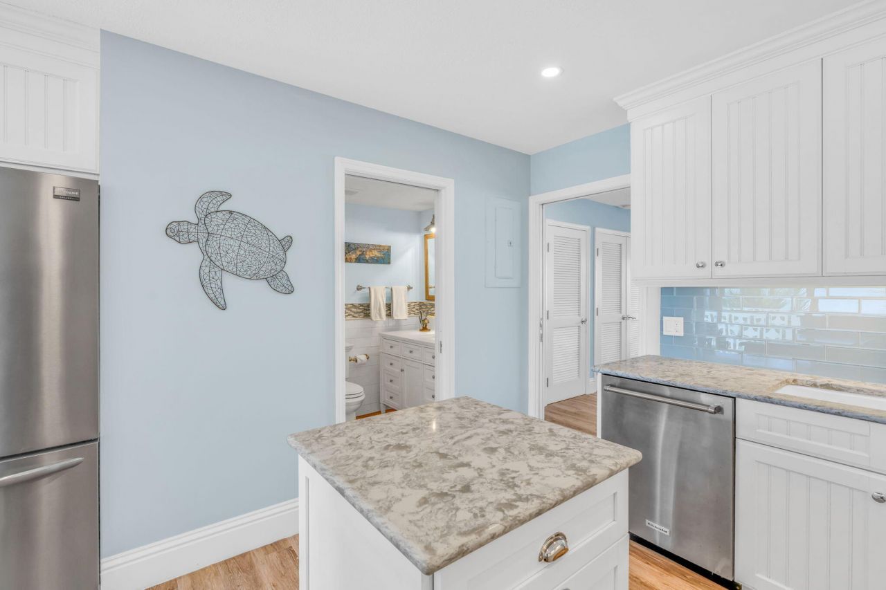 755 W Ocean Drive, Unit 7, Key Colony, FL 33051 Photo