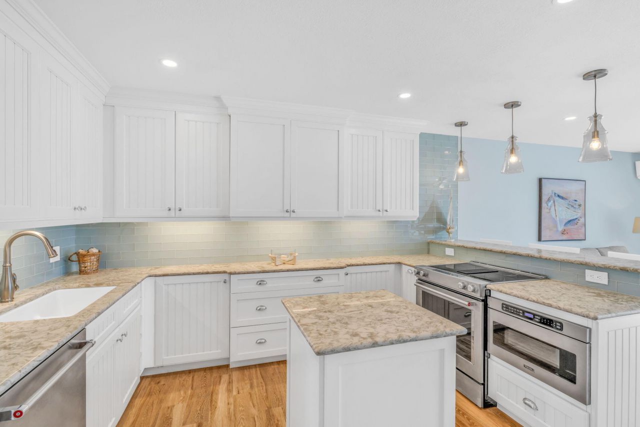 755 W Ocean Drive, Unit 7, Key Colony, FL 33051 Photo