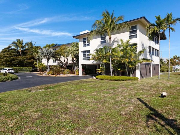 8204 Marina Villas Drive, Duck, FL 33050