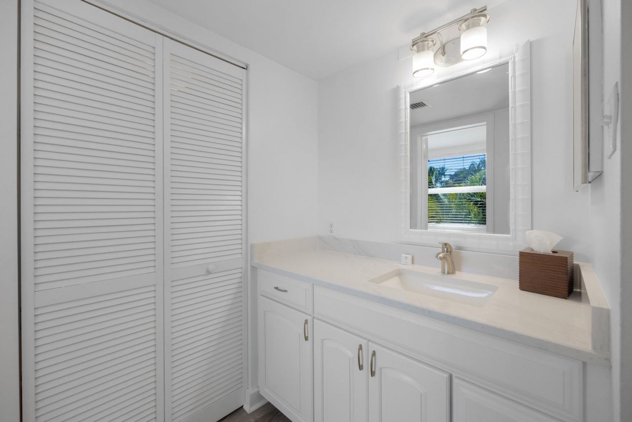 8204 Marina Villas Drive, Duck, FL 33050 Photo