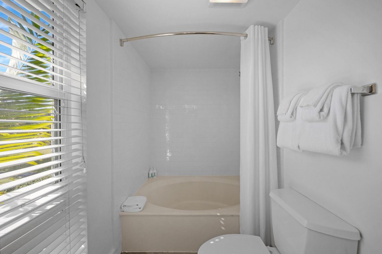 8204 Marina Villas Drive, Duck, FL 33050 Photo