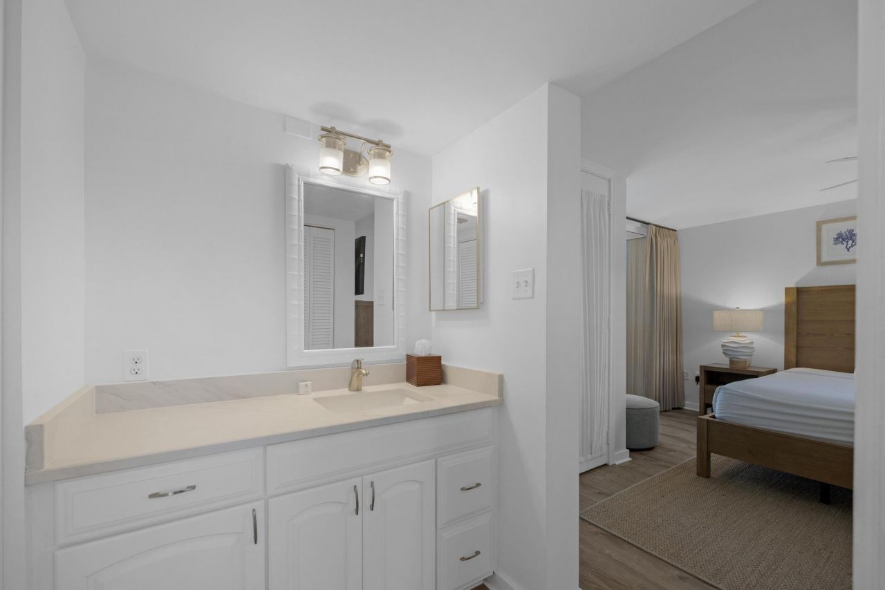 8204 Marina Villas Drive, Duck, FL 33050 Photo