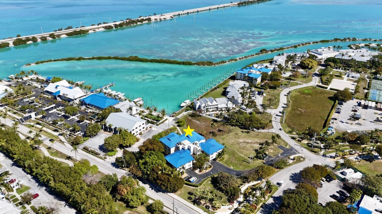 8204 Marina Villas Drive, Duck, FL 33050 Photo