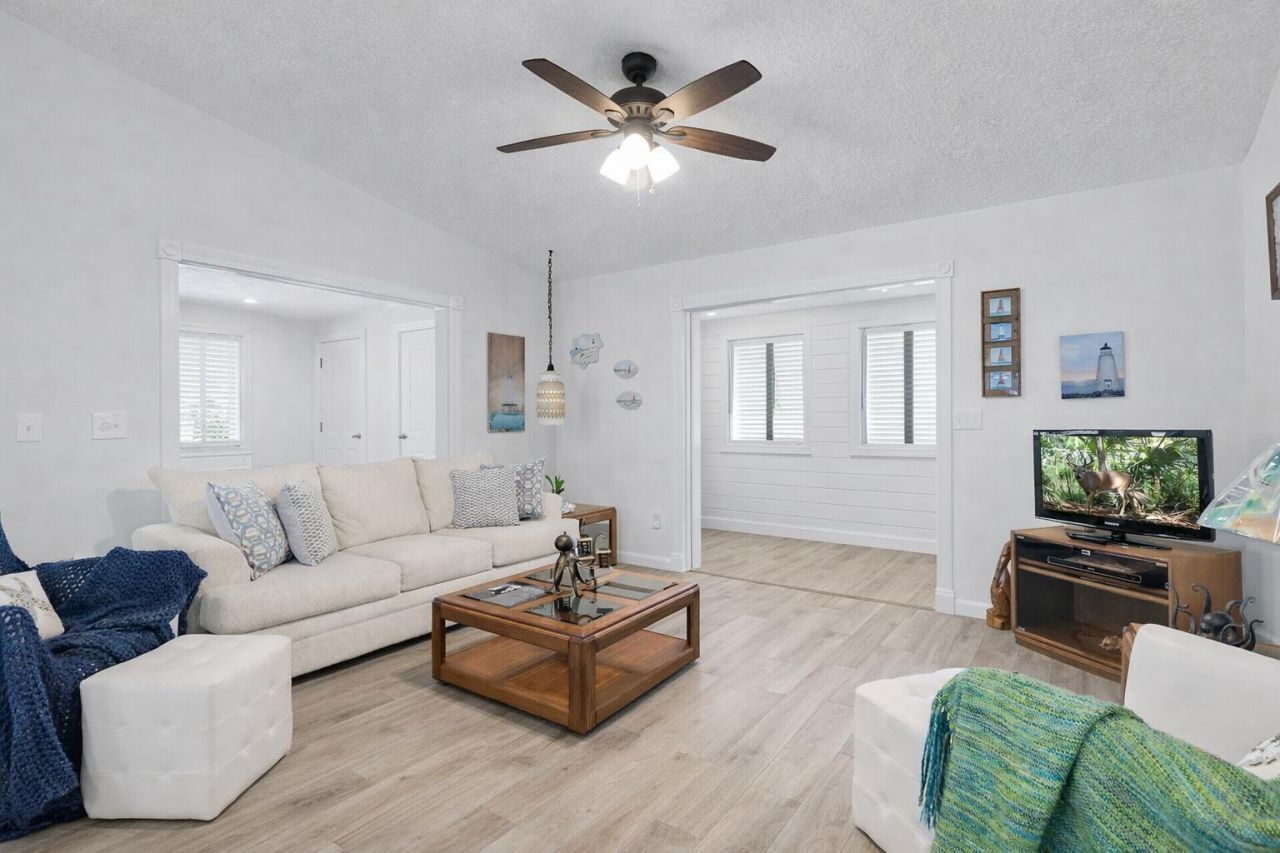 27369 Saint Vincent Lane, Ramrod, FL 33042 Photo