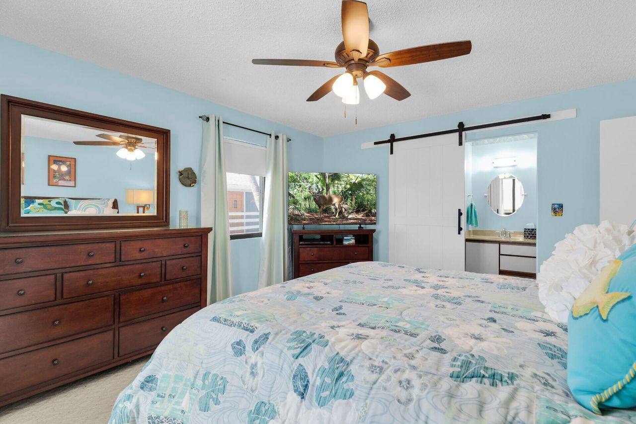 27369 Saint Vincent Lane, Ramrod, FL 33042 Photo