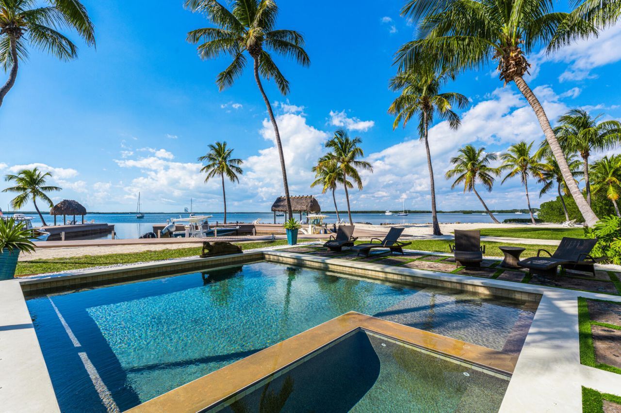 101954 Overseas Highway, Key Largo, FL 33037 Photo