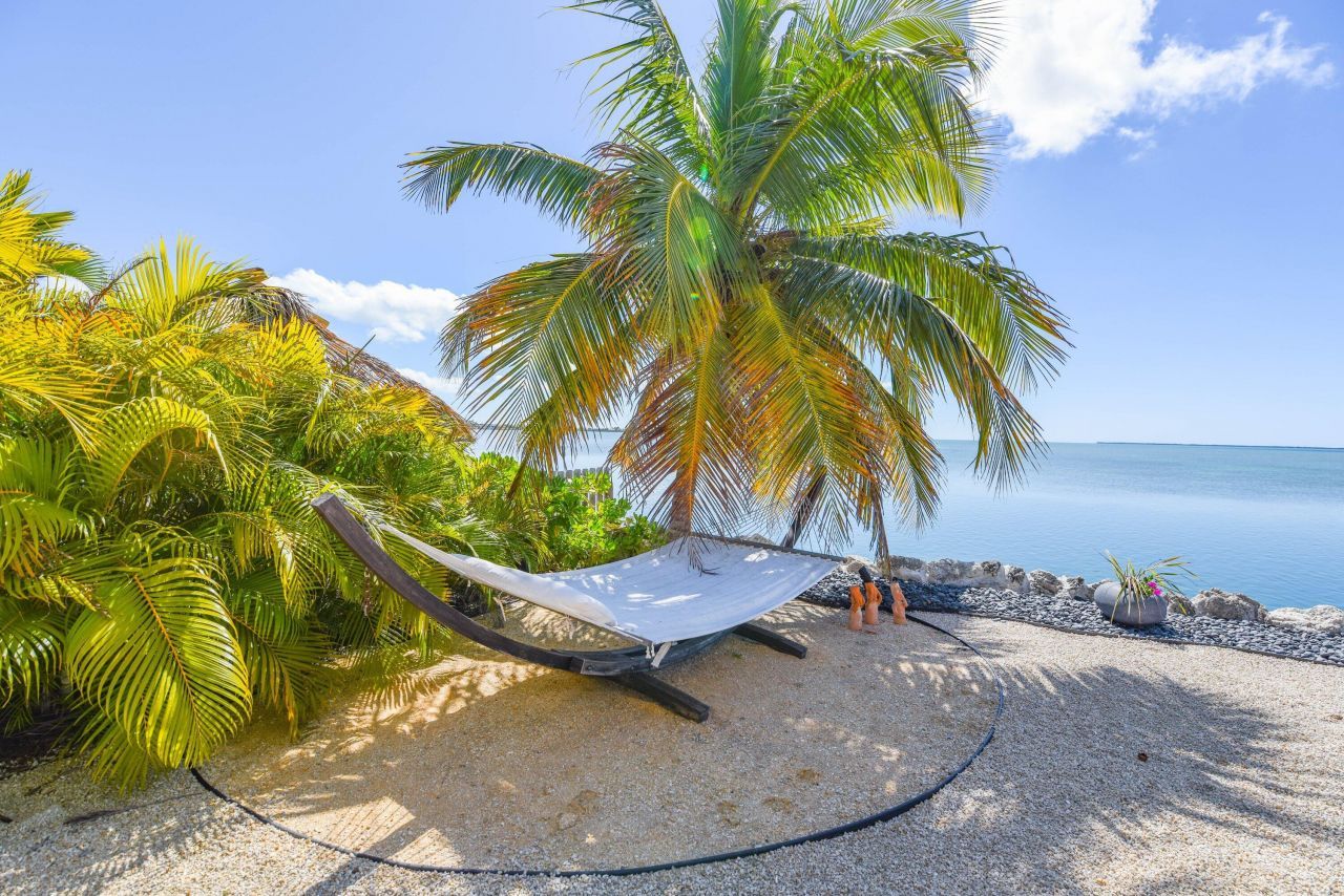 24266 W Caribbean Drive, Summerland Key, FL 33042 Photo