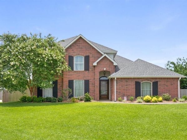 2407 Fox Hollow Street, Lake Charles, LA 70605
