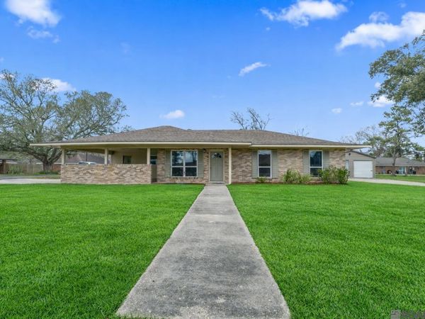 43498 S Lone Oak Rd, Gonzales, LA 70737