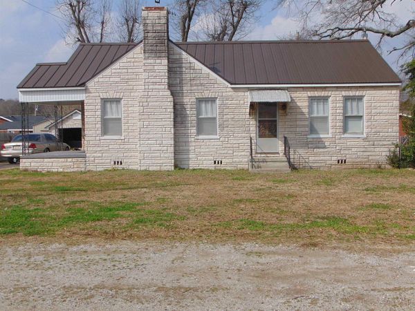 1004 Old Lee Hwy, Tuscumbia, AL 35674