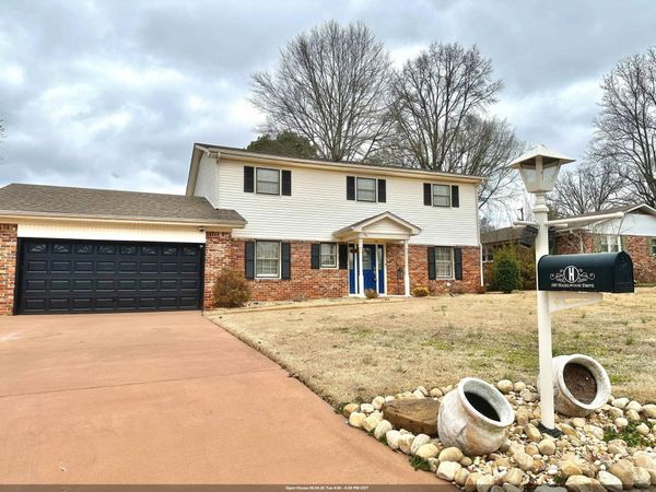 569 Hazelwood Dr, Florence, AL 35630