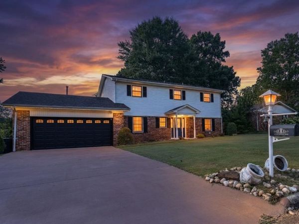 569 Hazelwood Dr, Florence, AL 35630