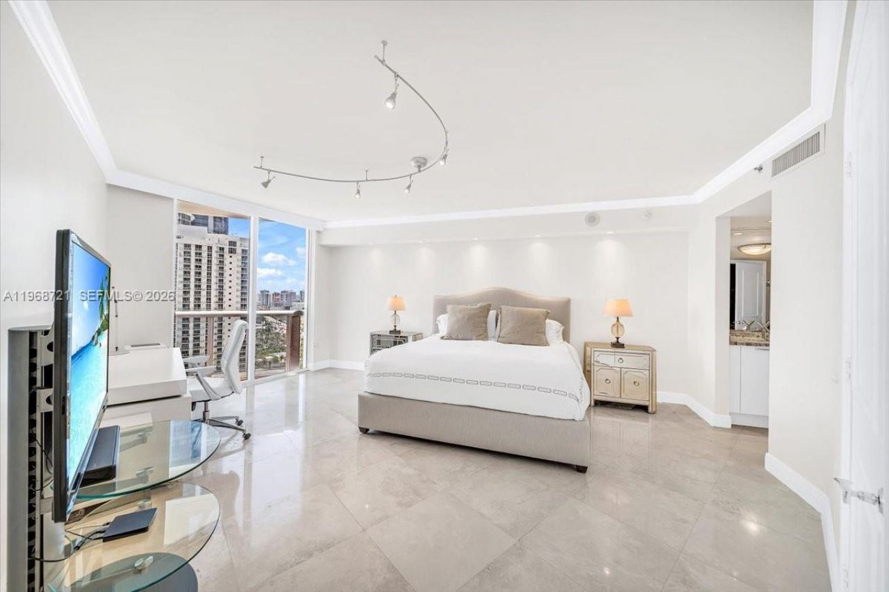 18911 Collins Ave, Unit 1903, Sunny Isles Beach, FL 33160 Photo