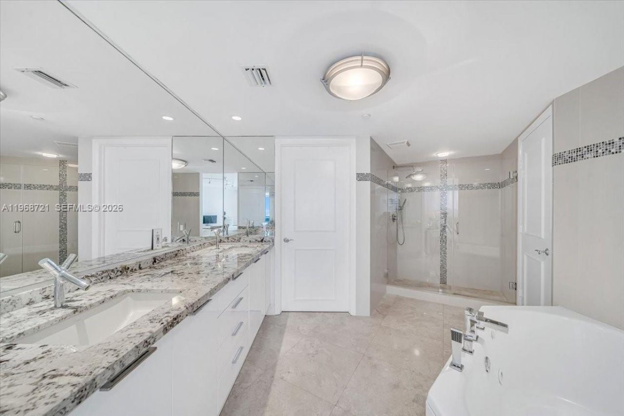 18911 Collins Ave, Unit 1903, Sunny Isles Beach, FL 33160 Photo