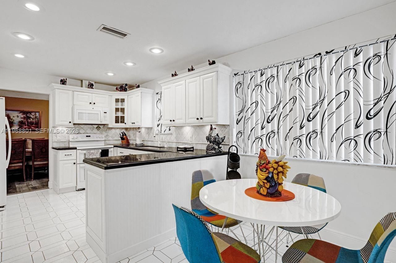 8084 Buttonwood Cir, Tamarac, FL 33321 Photo