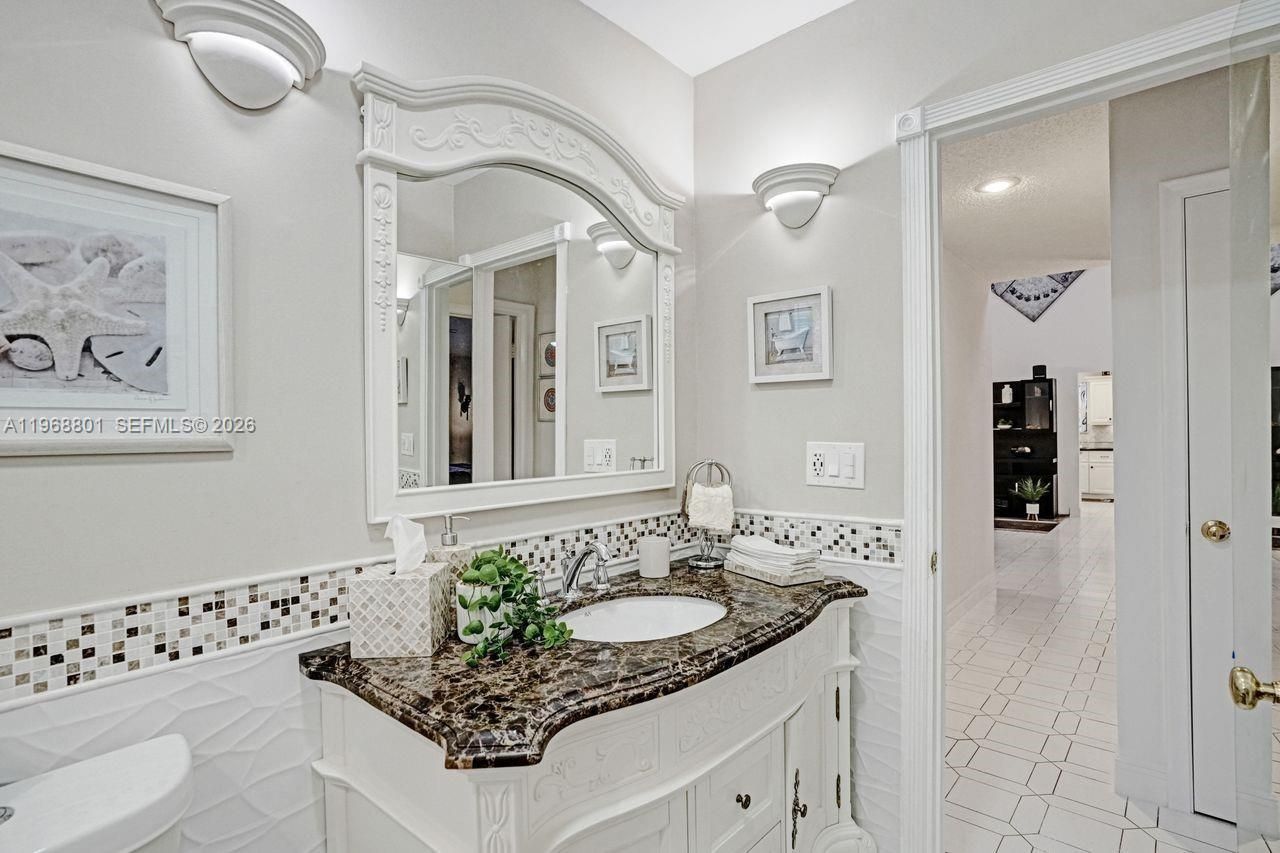 8084 Buttonwood Cir, Tamarac, FL 33321 Photo