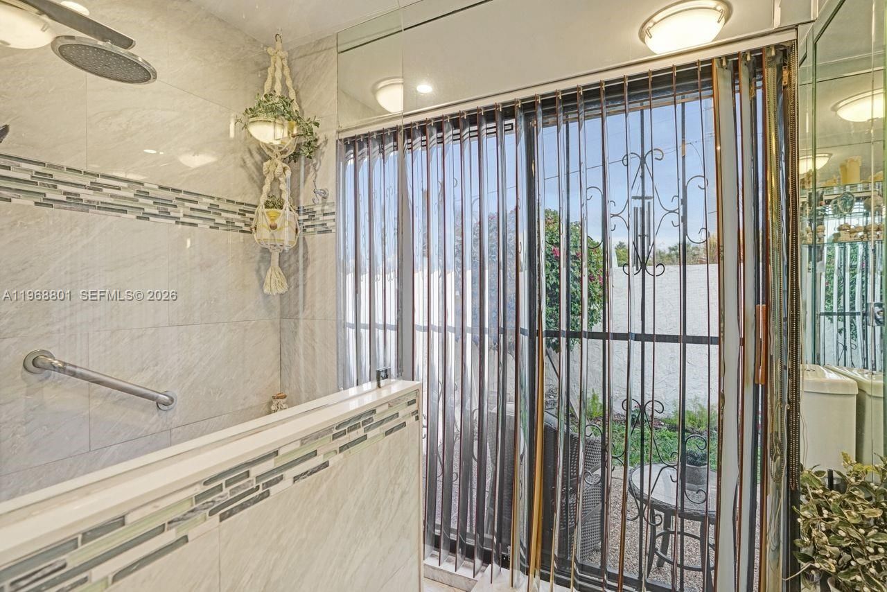 8084 Buttonwood Cir, Tamarac, FL 33321 Photo