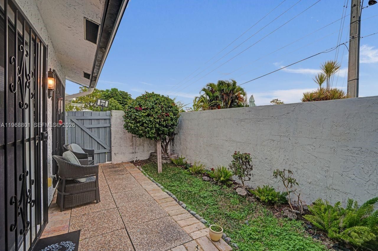 8084 Buttonwood Cir, Tamarac, FL 33321 Photo