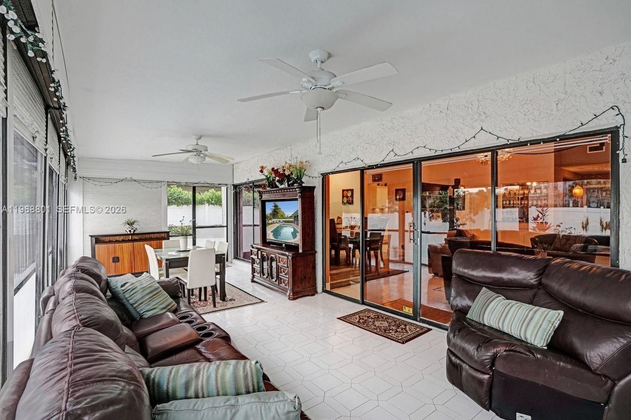 8084 Buttonwood Cir, Tamarac, FL 33321 Photo