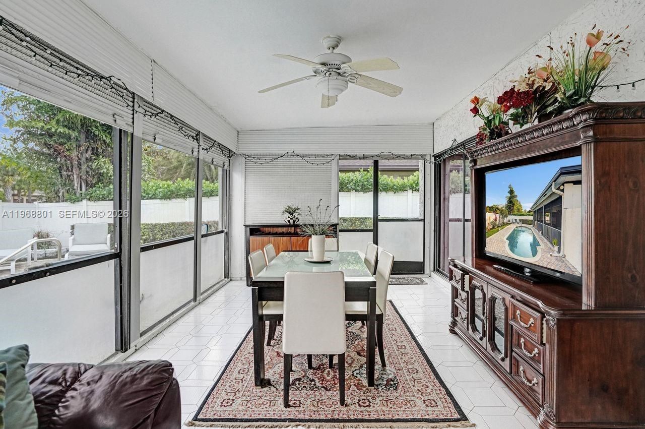 8084 Buttonwood Cir, Tamarac, FL 33321 Photo