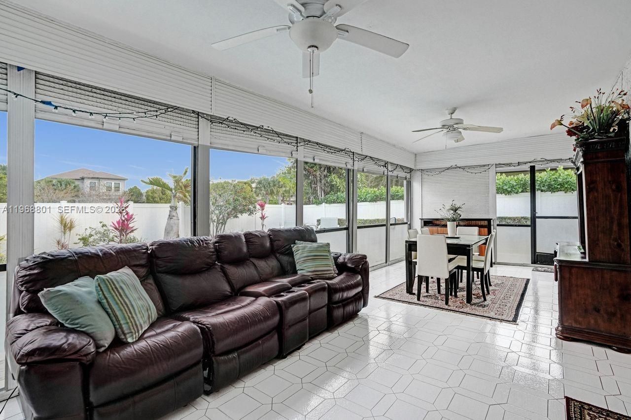 8084 Buttonwood Cir, Tamarac, FL 33321 Photo