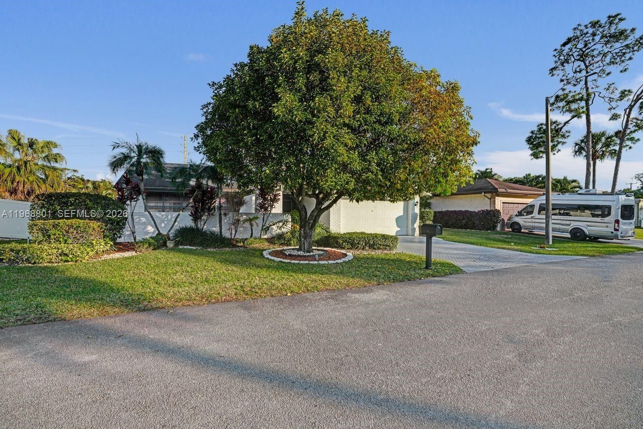 8084 Buttonwood Cir, Tamarac, FL 33321 Photo