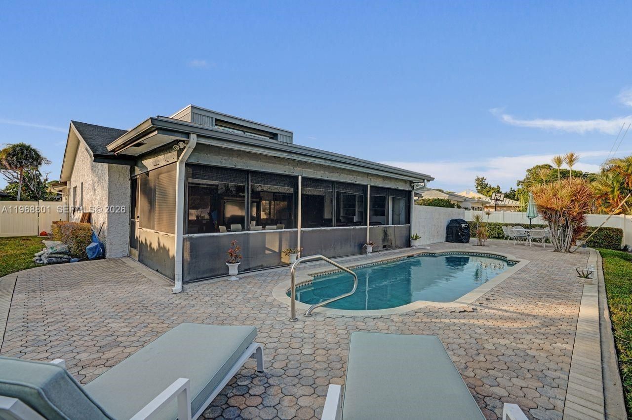 8084 Buttonwood Cir, Tamarac, FL 33321 Photo